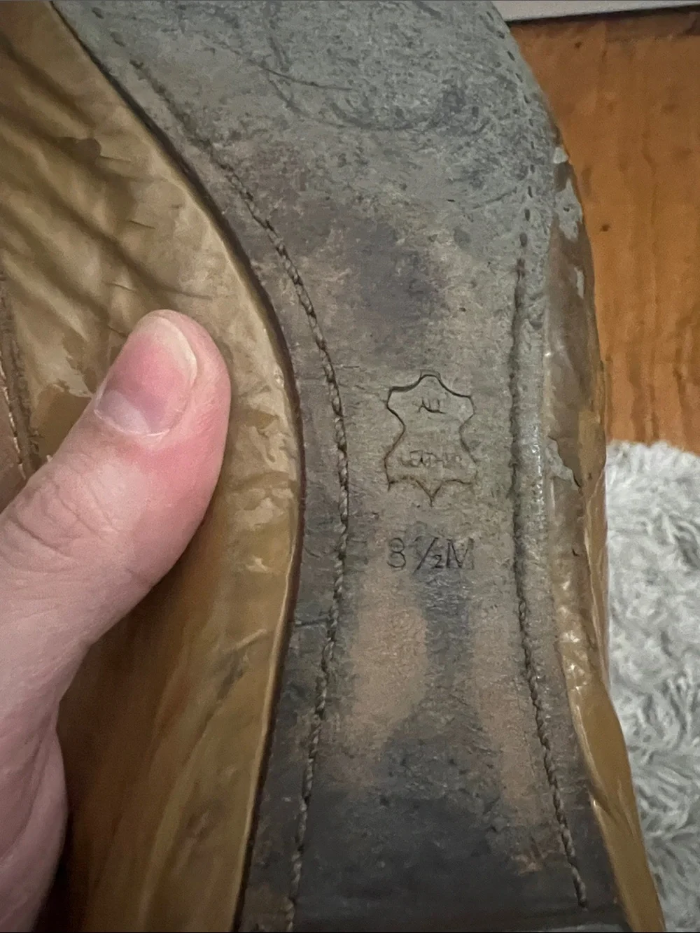 Tory Burch Women’s Brown Leather Ballet Flats with Gold Emblem - FLAWED